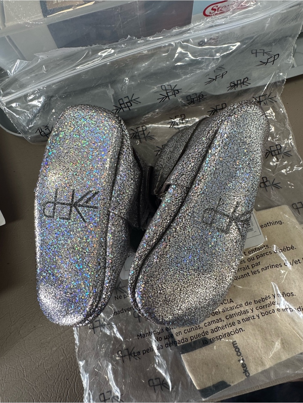 Freshly Picked Knotted Bow Mocc - Dark Hologram size 4 - Picture 3 of 3